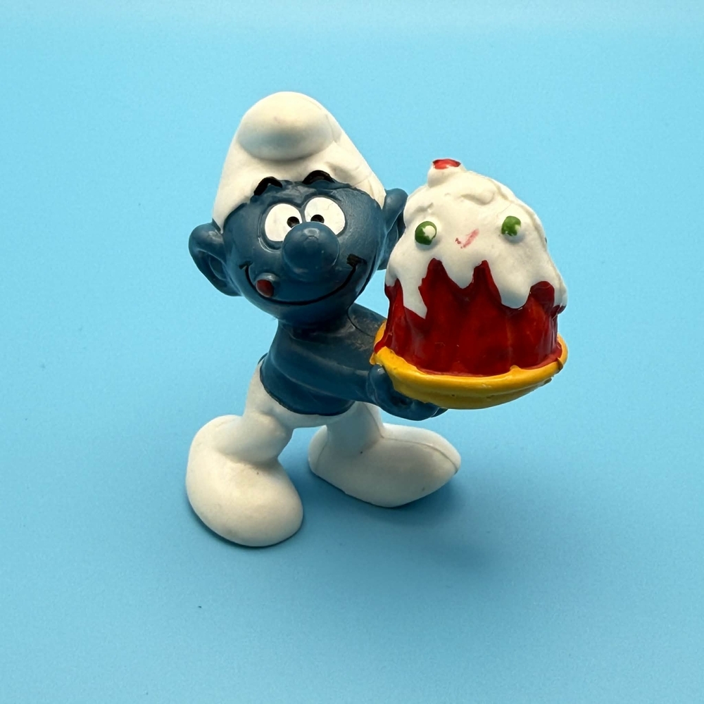 🤍💙Cake Smurf - W. Berrie co. - Hong Kong Variant - Amazing condition💙🤍